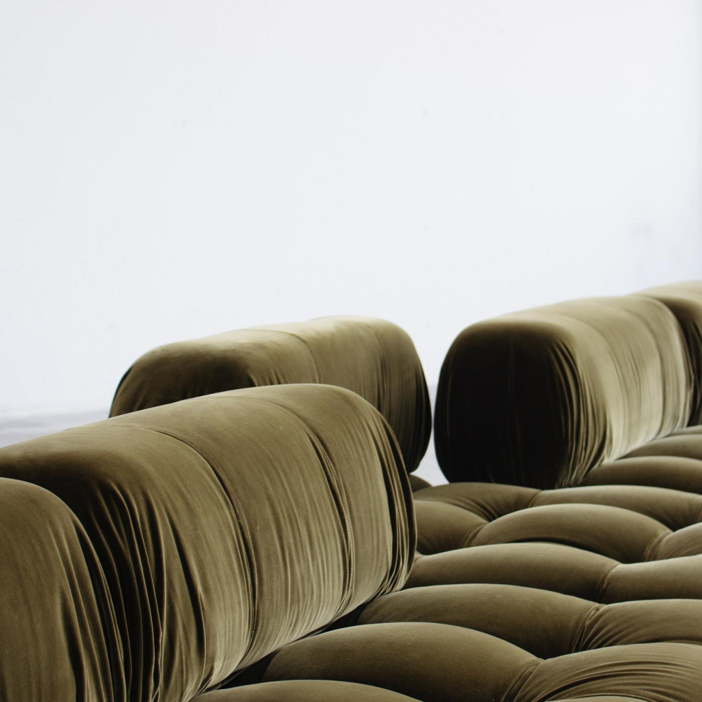 Mario Bellini "Camaleonda" Sofa for B&B Italia, Musk Green Velvet, 1970, Set of 6, 1970