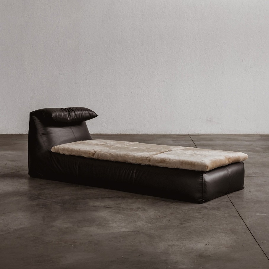 Mario Bellini "Le Bambole" Daybed for B&B Italia, Black Leather, 1972, 1972