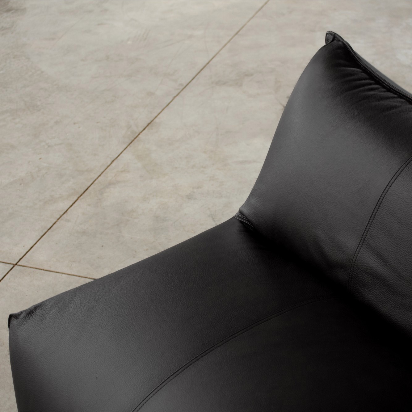 Mario Bellini “Le Bambole” Easy chairs for B&B Italia, Black Leather, 1971, Set of 2, 1970s