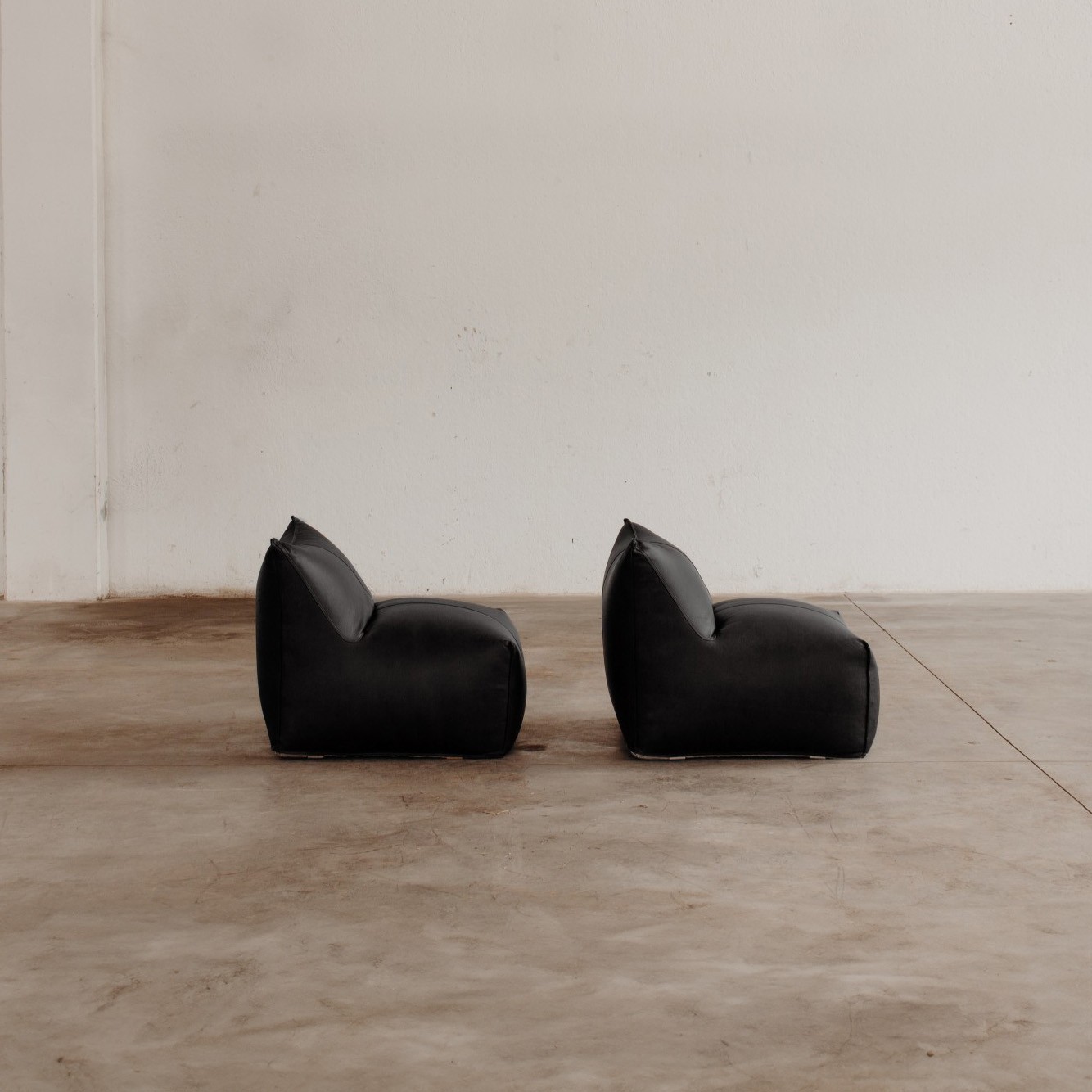 Mario Bellini “Le Bambole” Easy chairs for B&B Italia, Black Leather, 1971, Set of 2, 1970s