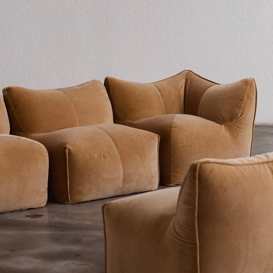 Mario Bellini “Le Bambole” modular sofa for B&B Italia, camel velvet, 1971, 1971