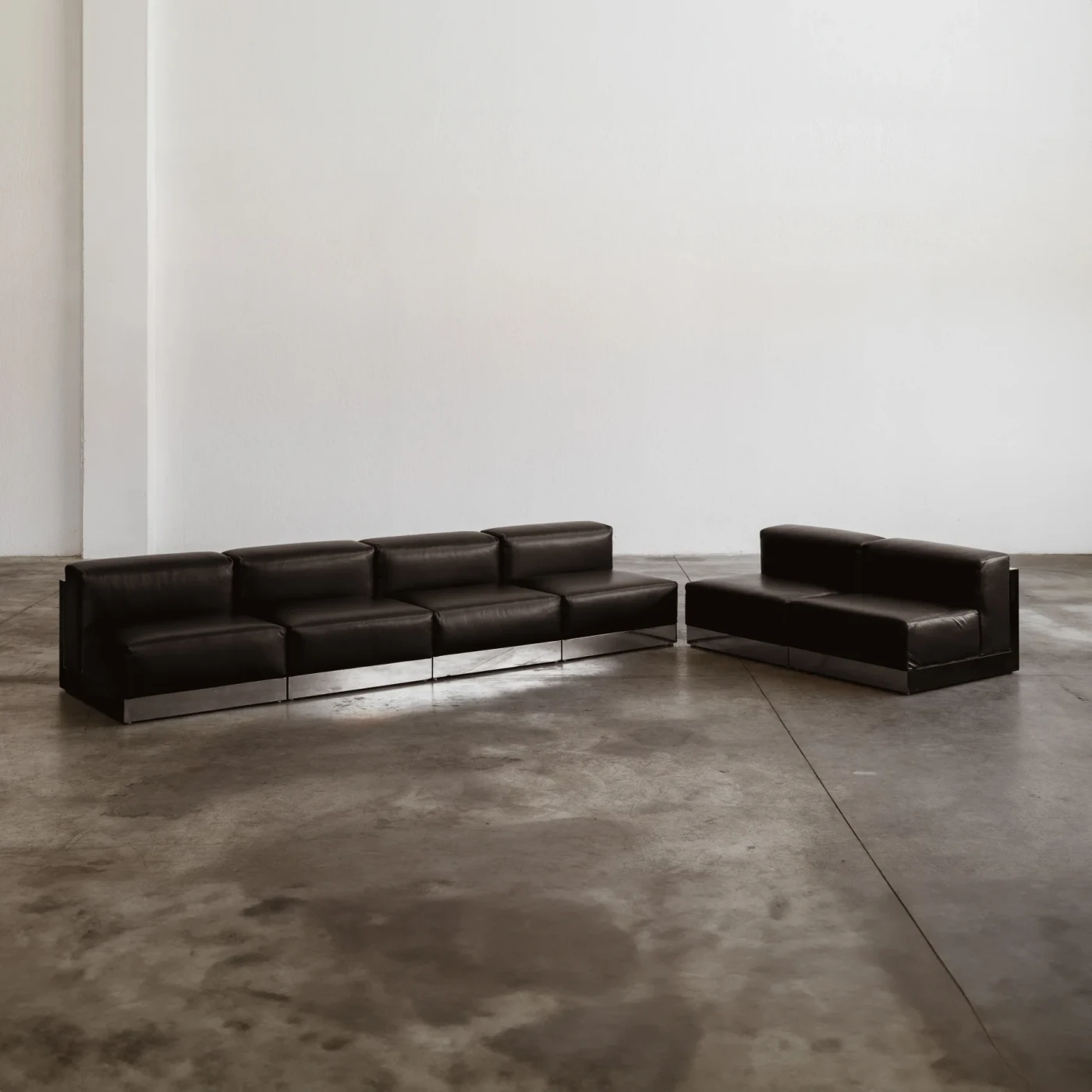 Menilio Taro "811" Modular Sofa for Cinova, Black Leather, 1970, Set of 6, 1970