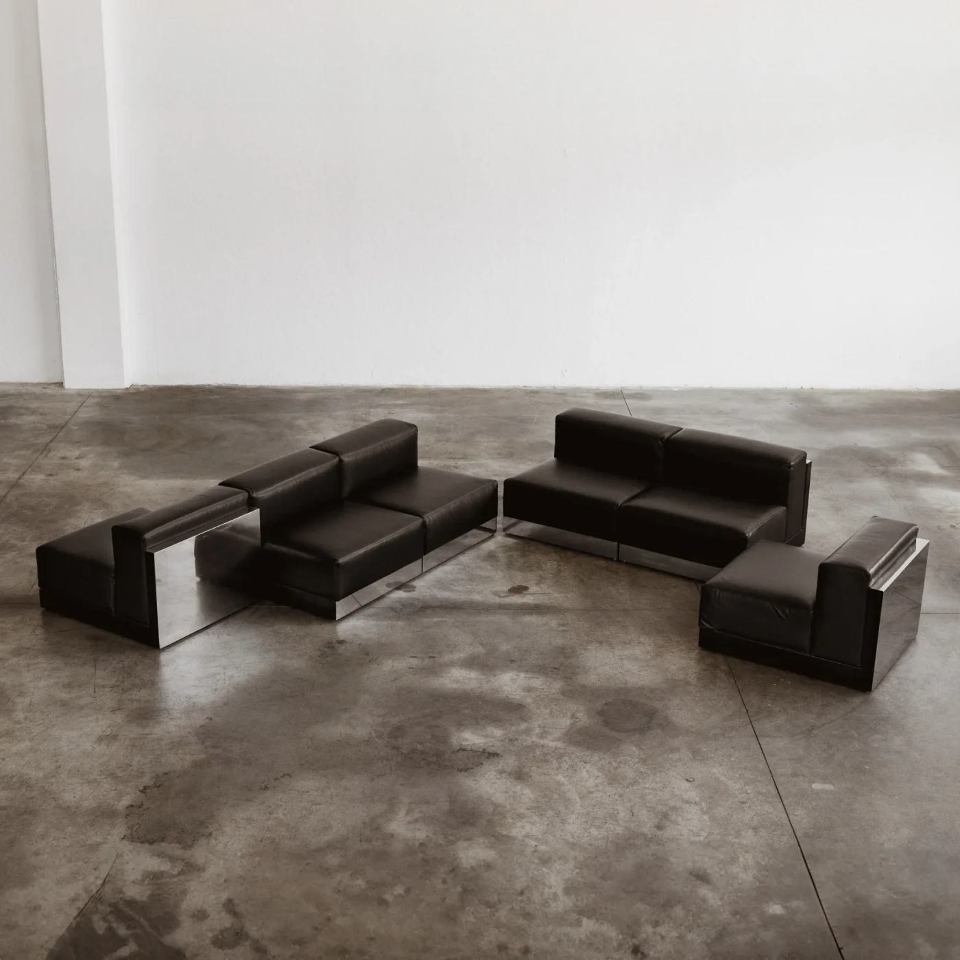 Menilio Taro "811" Modular Sofa for Cinova, Black Leather, 1970, Set of 6, 1970