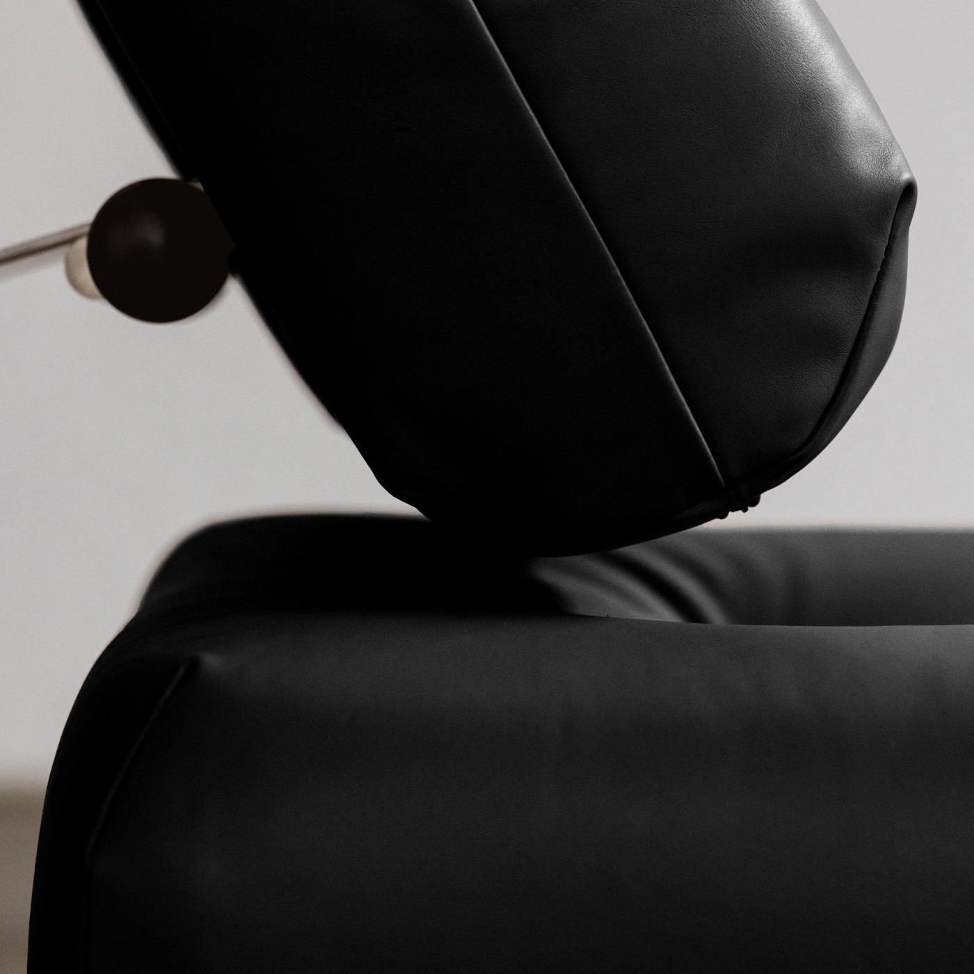 Oscar Niemeyer “Alta” Lounge Set for Mobilier International, Black Leather,  1971, 1970s