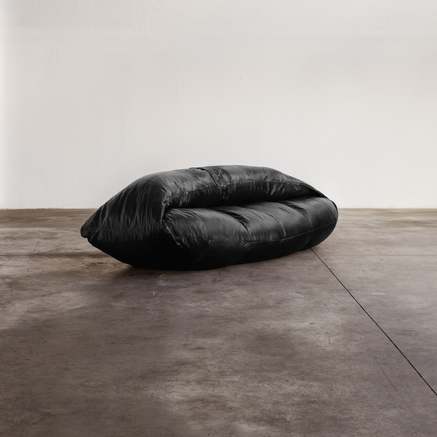 Raphael Raffel “Croissant” Sofa, Black Leather, 1970s, 1970s