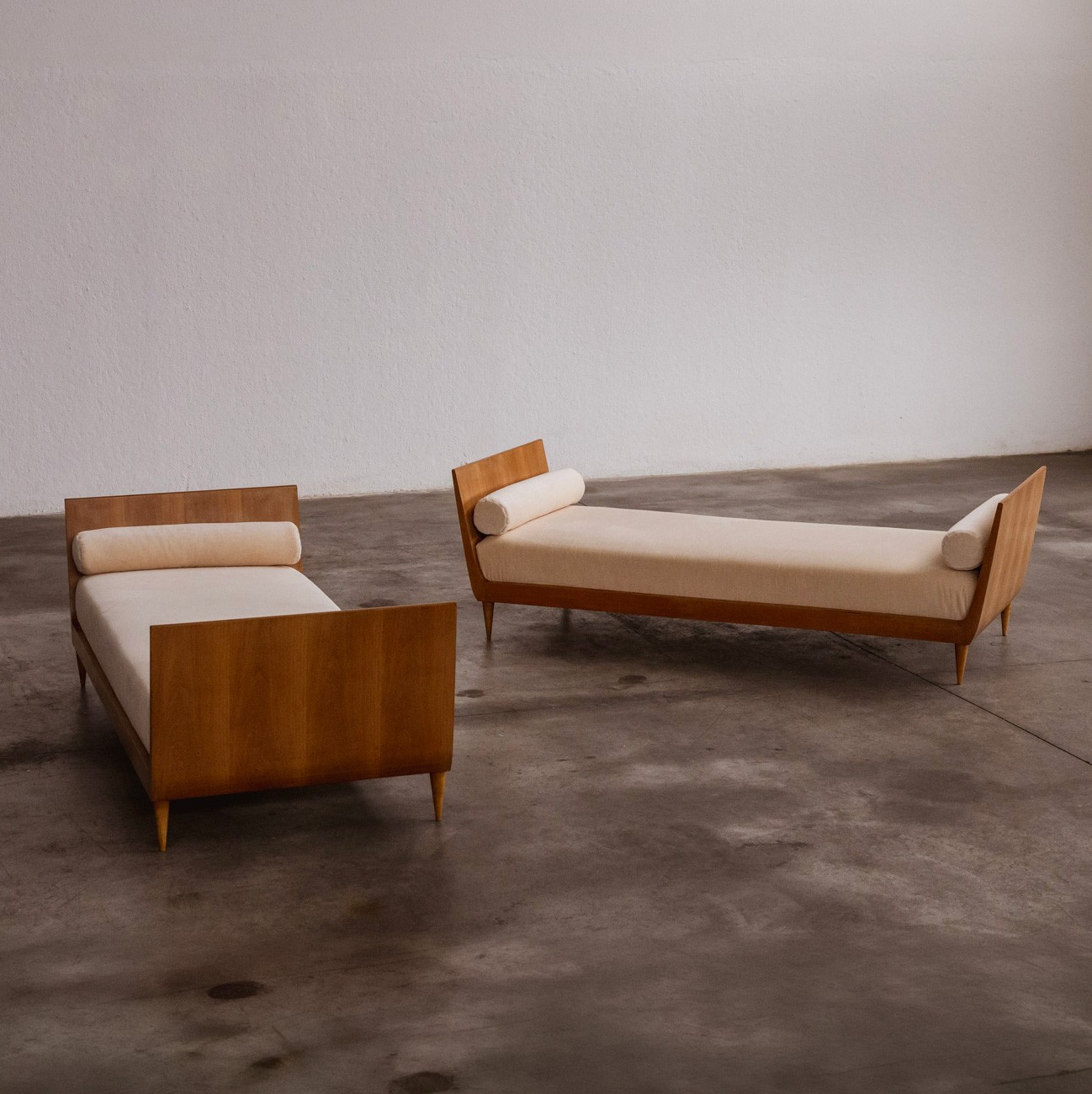Paolo Buffa Rationalist Daybeds for La Permanente Mobili Cantù, 1952, Set of 2, 1952