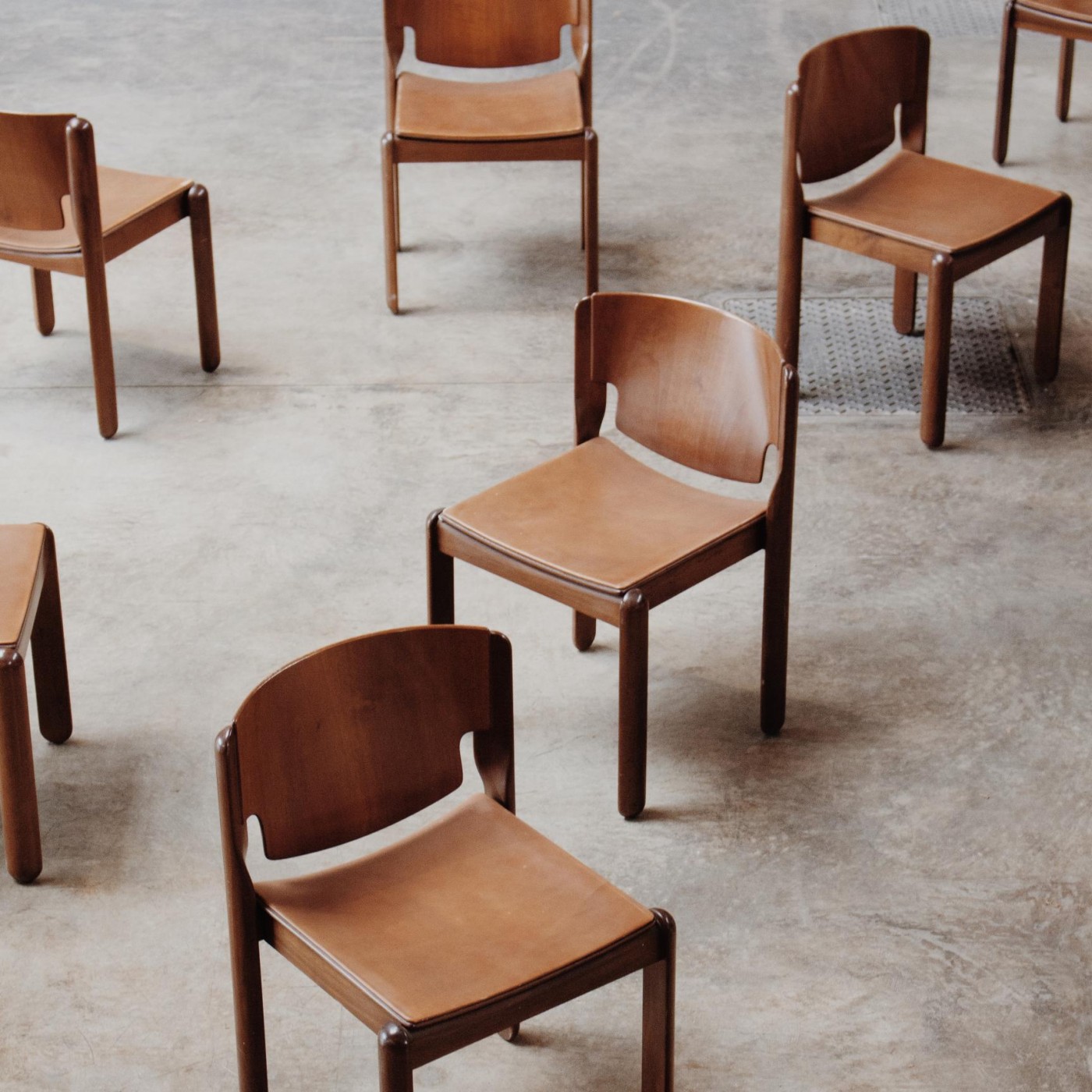 Vico Magistretti "122" Dining Chairs for Cassina, Cognac leather, 1967, Set of 8, 1967