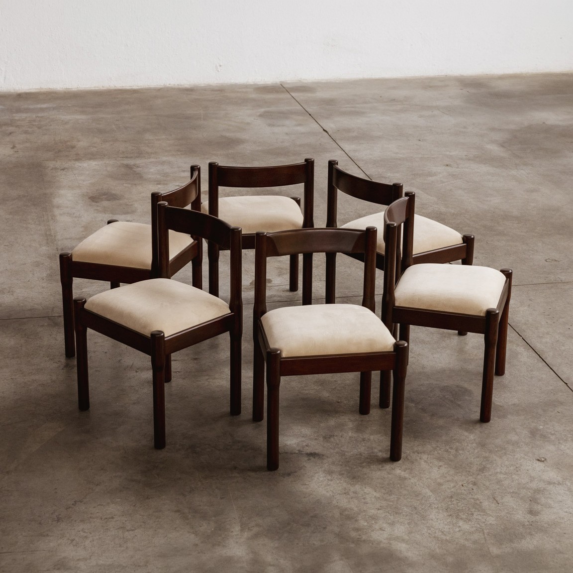 Vico Magistretti "Carimate" Dining Chairs for Cassina, Dark Brown Lacquered, 1960, Set of 6, 1960