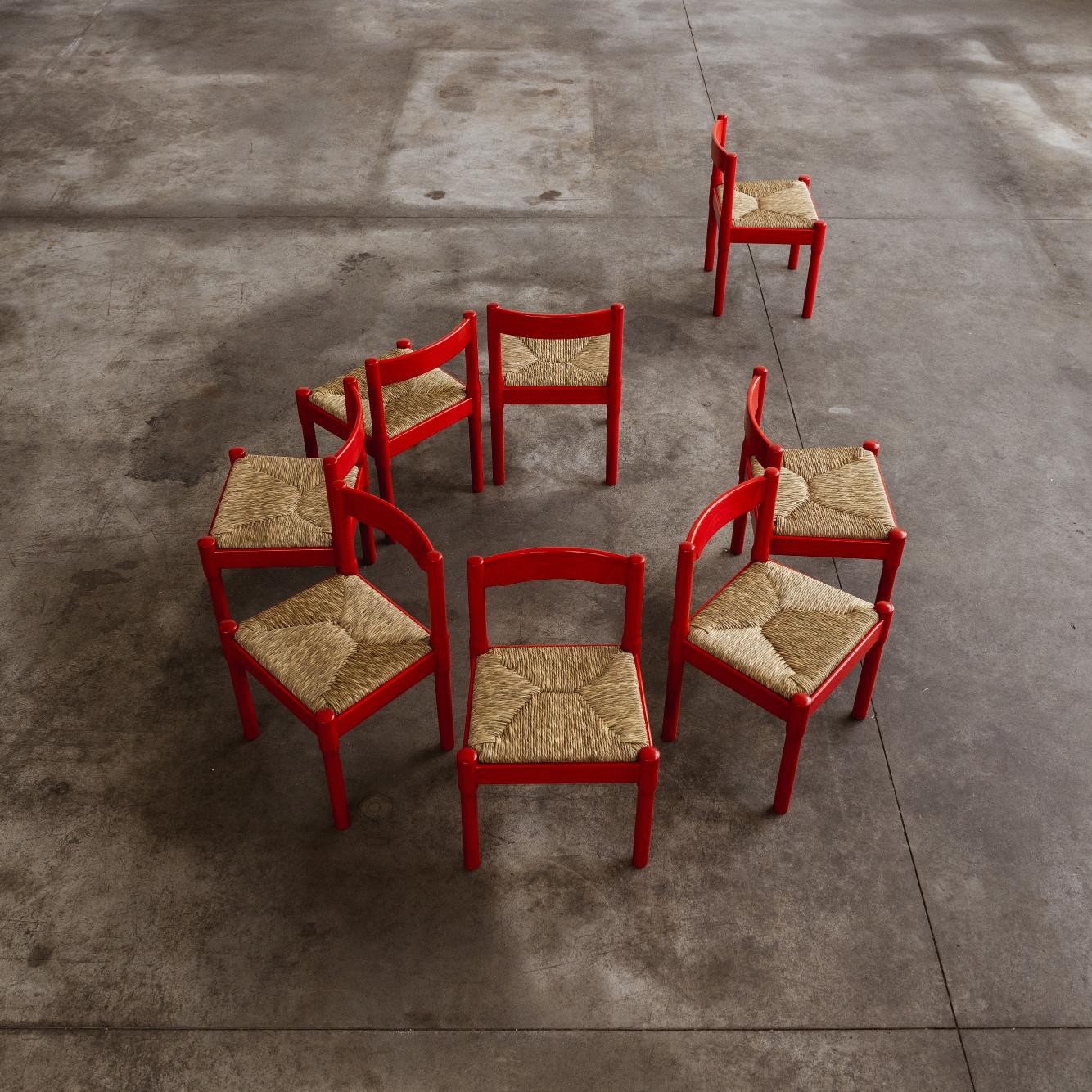 Vico Magistretti "Carimate" Dining Chairs for Cassina, Red Lacquered Wood, 1960, Set of 8, 1960