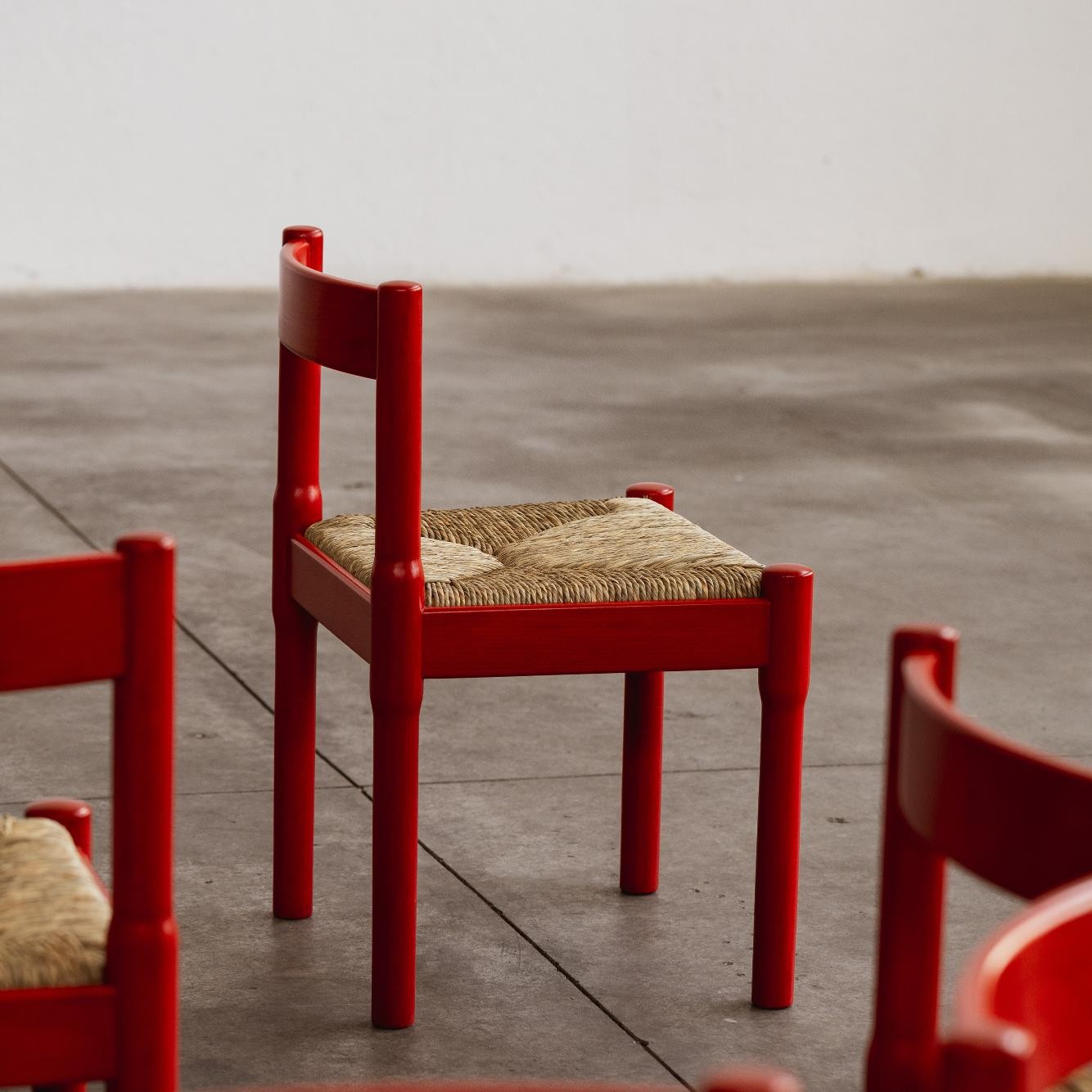 Vico Magistretti "Carimate" Dining Chairs for Cassina, Red Lacquered Wood, 1960, Set of 8, 1960