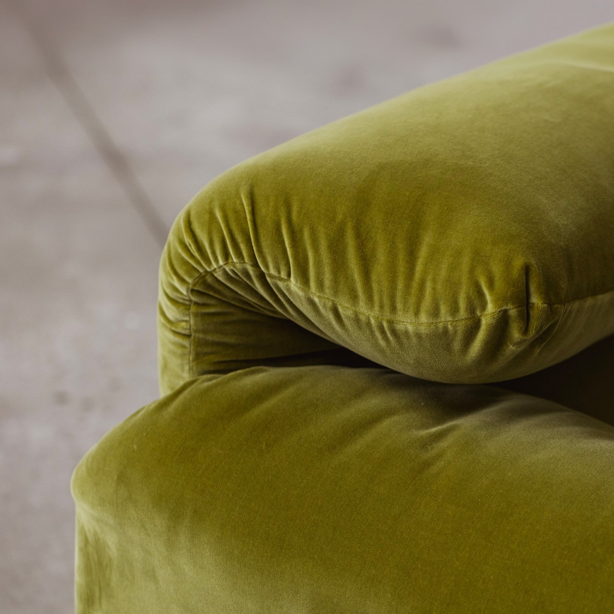Vico Magistretti "Maralunga" Two-seater Sofa for Cassina, Green Velvet, 1973, 1973